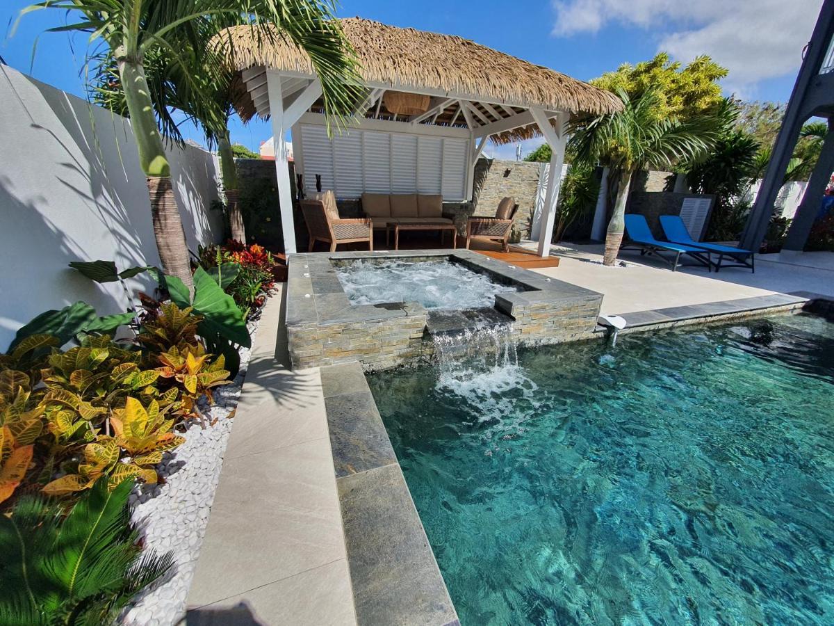 La Villa Rosaya - Piscine & Jacuzzi 圣皮埃尔 外观 照片