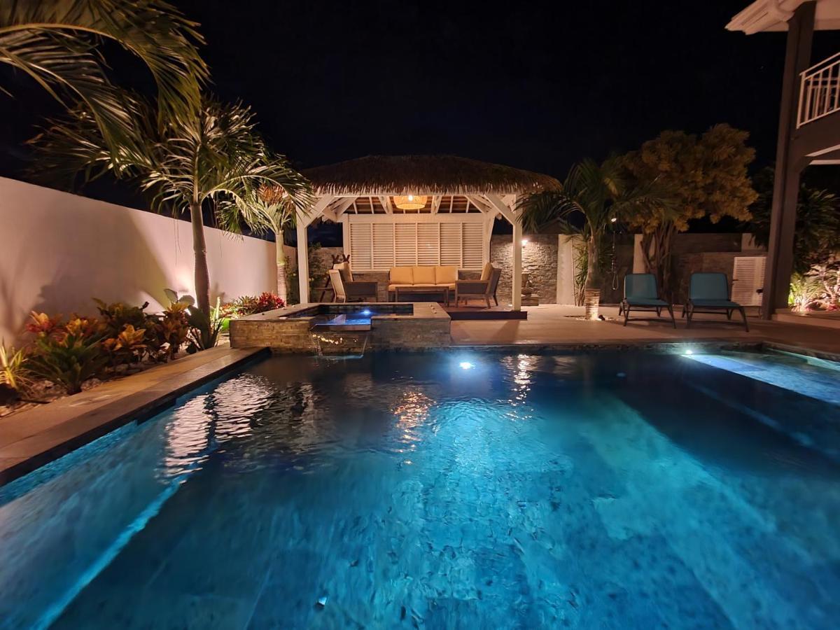 La Villa Rosaya - Piscine & Jacuzzi 圣皮埃尔 外观 照片